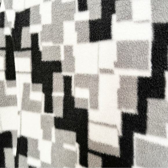 COLUMBIA Black, White & Gray Patterned Fleece Jacket, Size XL - Picture 7 of 10